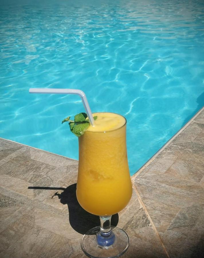 Tranquil Resort Hotel Brusubi Buitenkant foto